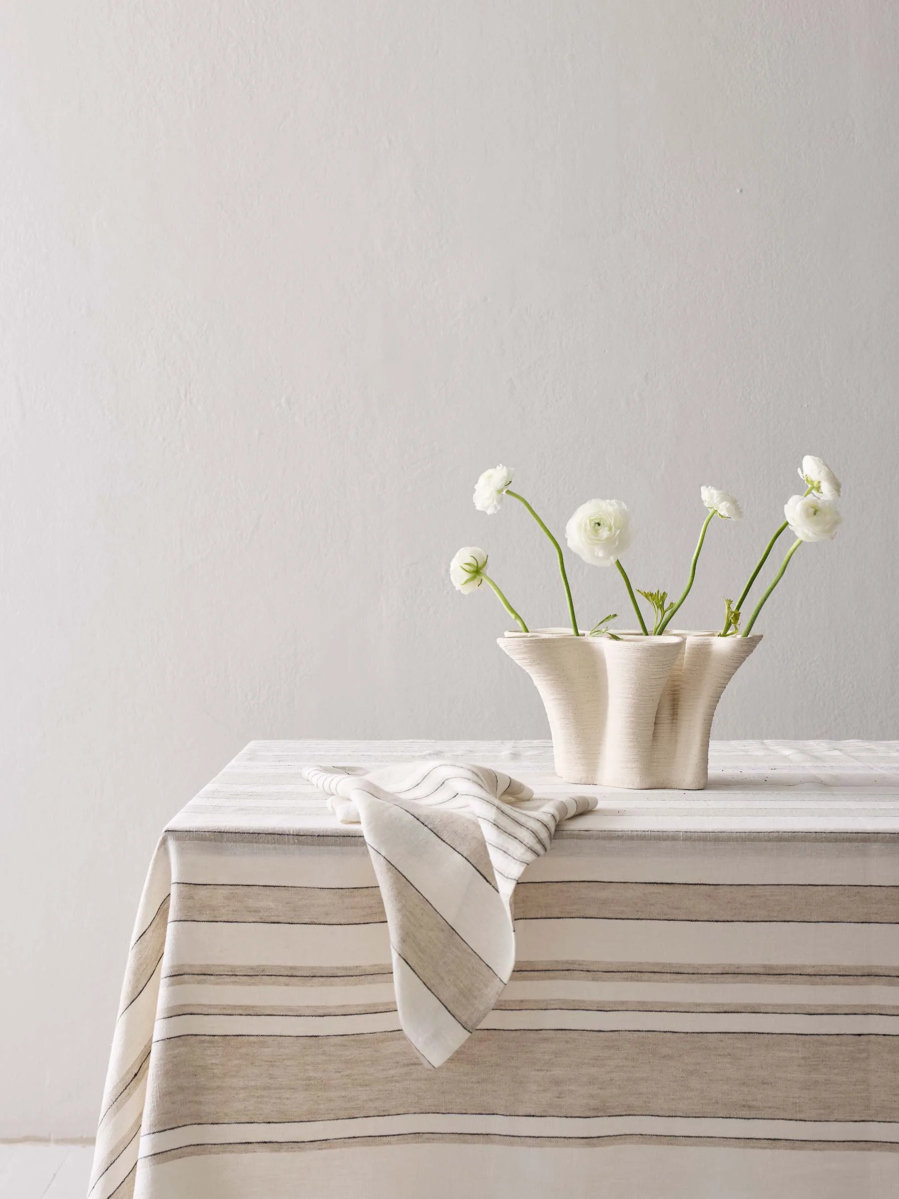 Noah テーブルクロス, Beige stripe, 145x330 cm Tell Me More | テルミーモア