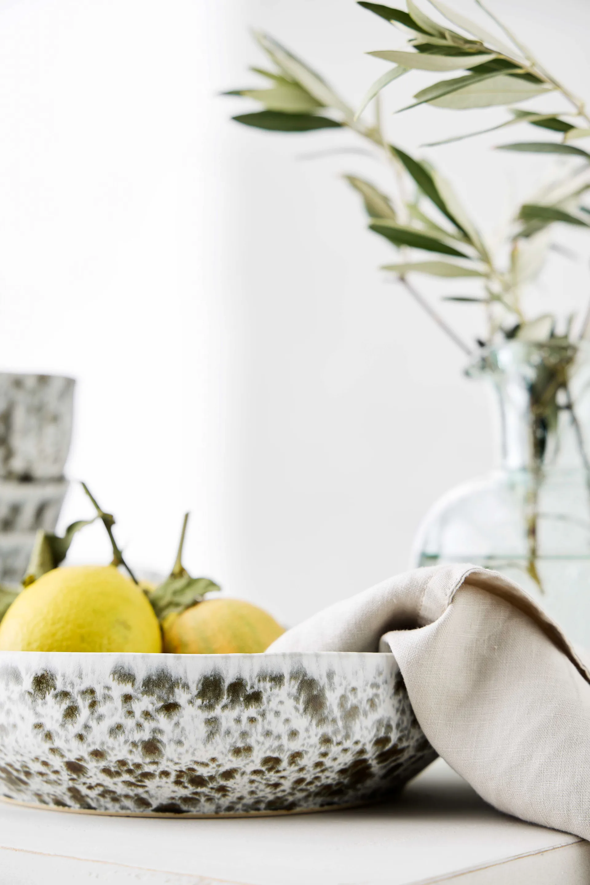 Rivoli サービングボウル Ø22.5 cm, Green splatter Tell Me More | テルミーモア