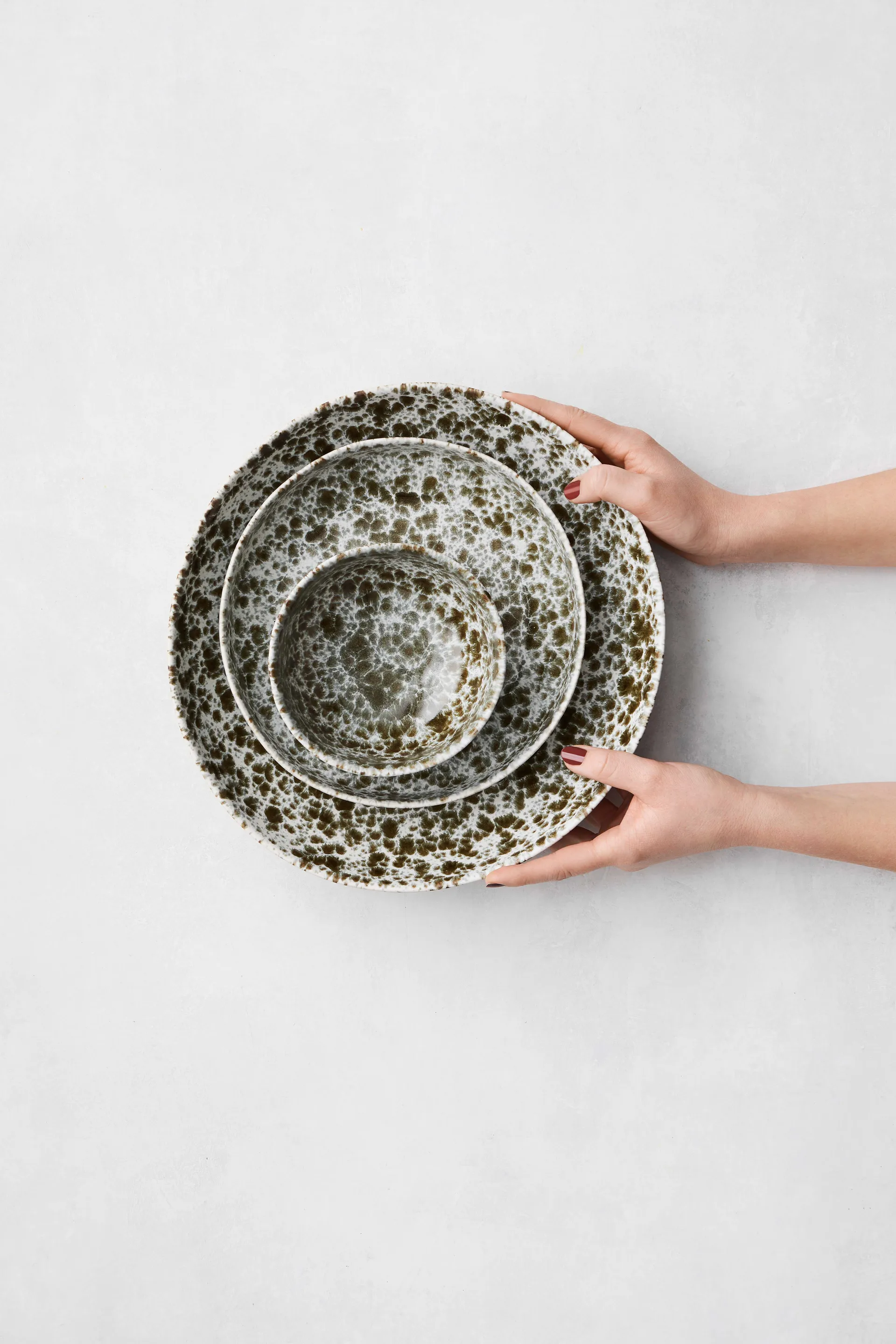 Rivoli サービングボウル Ø22.5 cm, Green splatter Tell Me More | テルミーモア