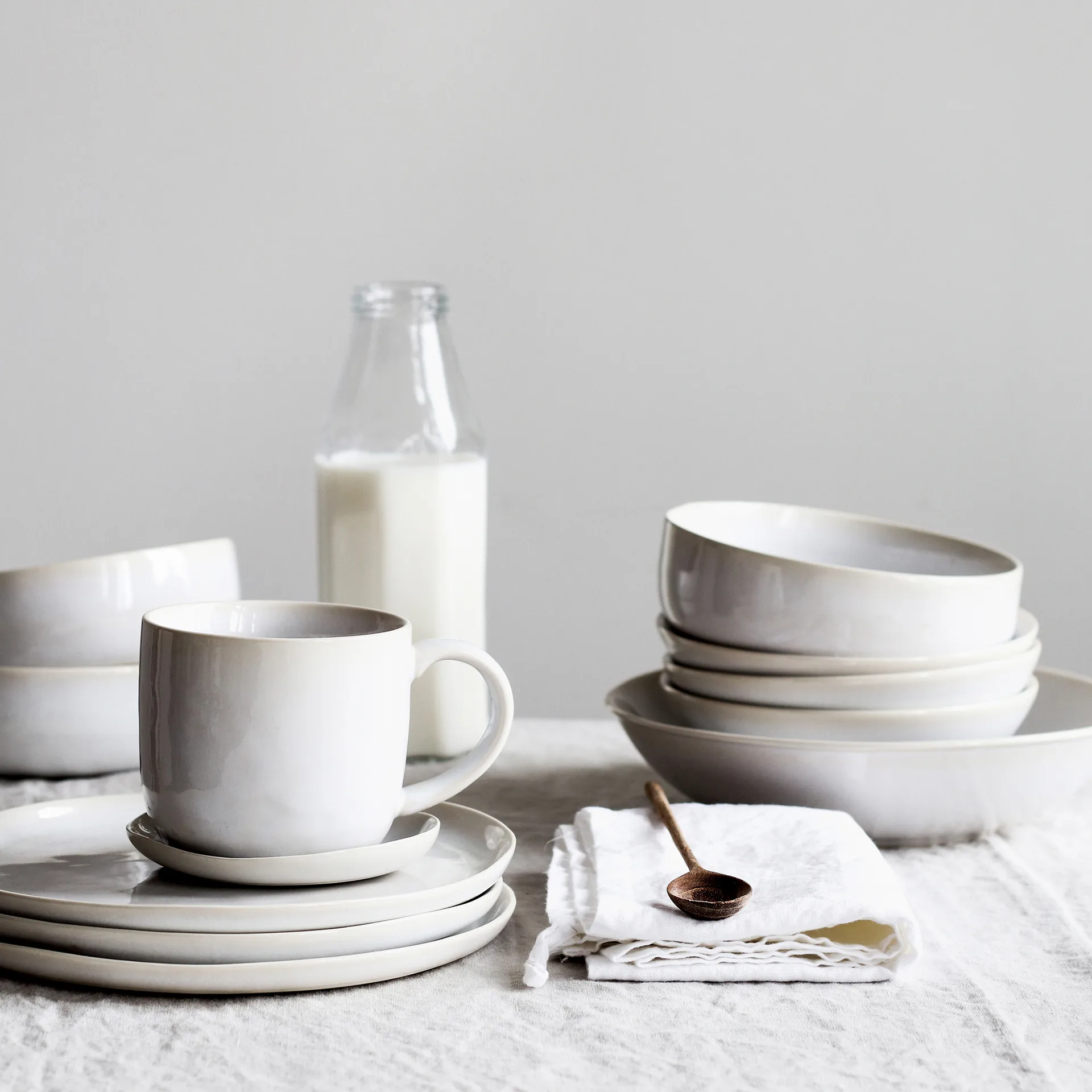 Vince ディーププレート Ø22.5 cm, White Tell Me More | テルミーモア