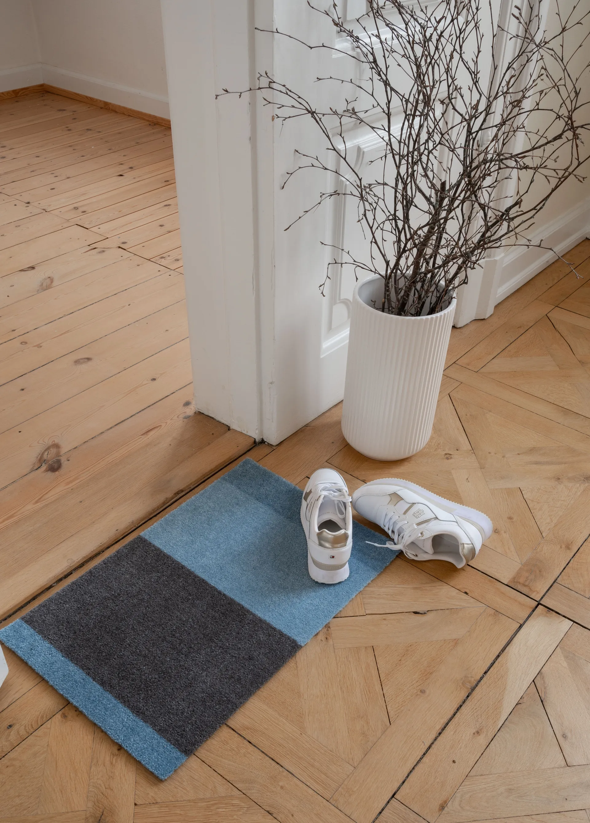 Stripes ホリゾンタルドアマット, Blue-steel grey. 40x60 cm tica copenhagen