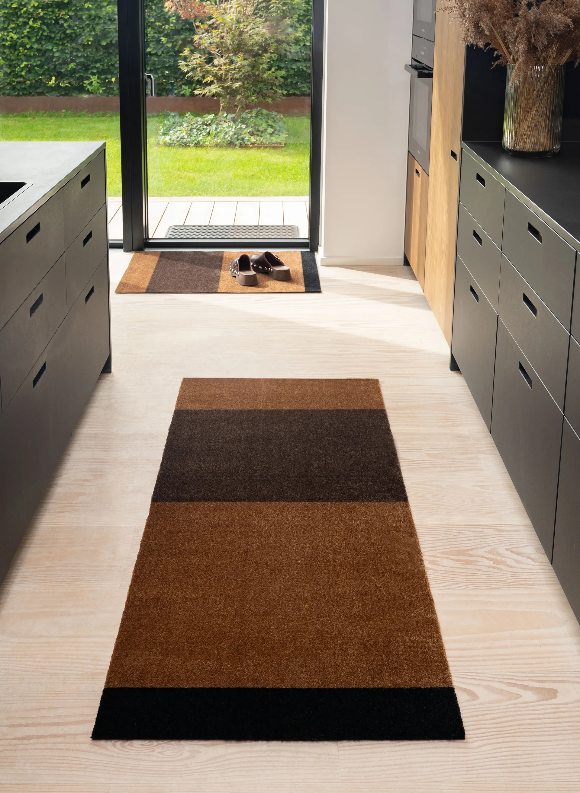 Stripes ホリゾンタルドアマット, Cognac-dark brown-black, 60x90 cm tica copenhagen