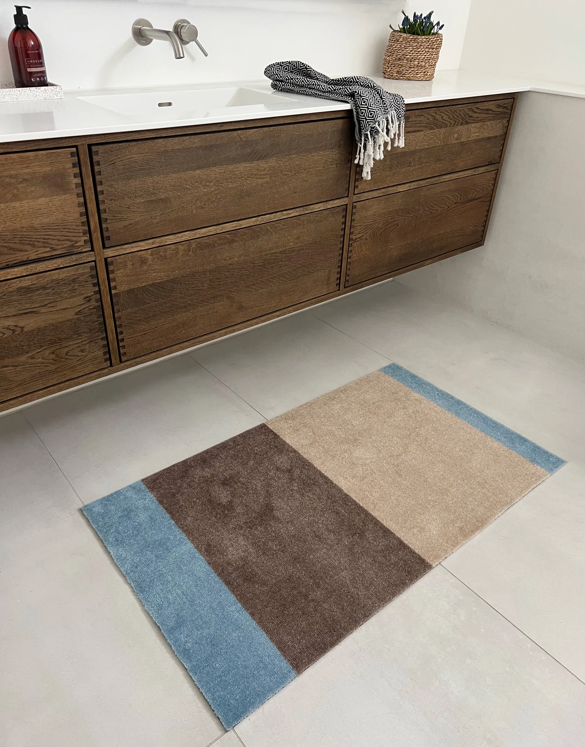 Stripes ホリゾンタルホールウェイラグ, Ivory-sand-blue, 67x120 cm tica copenhagen