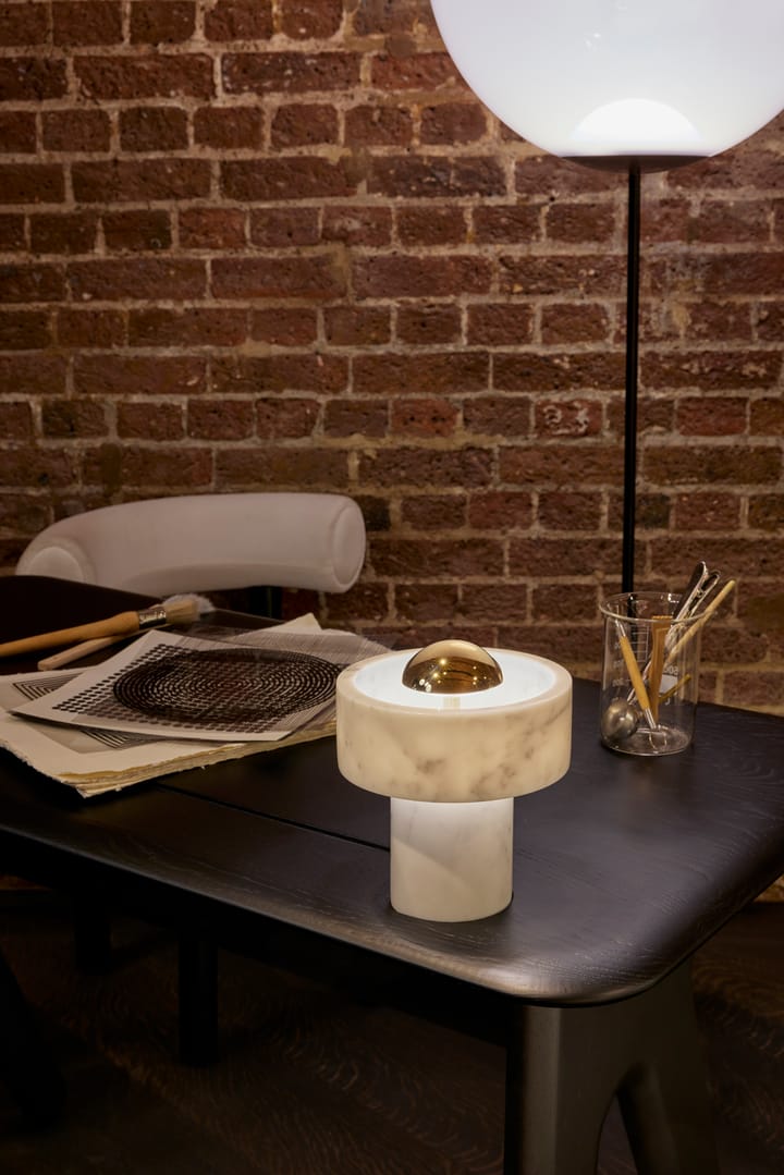 Stone ポータブル LED テーブルランプ 19 cm - Marble - Tom Dixon | トム ディクソン