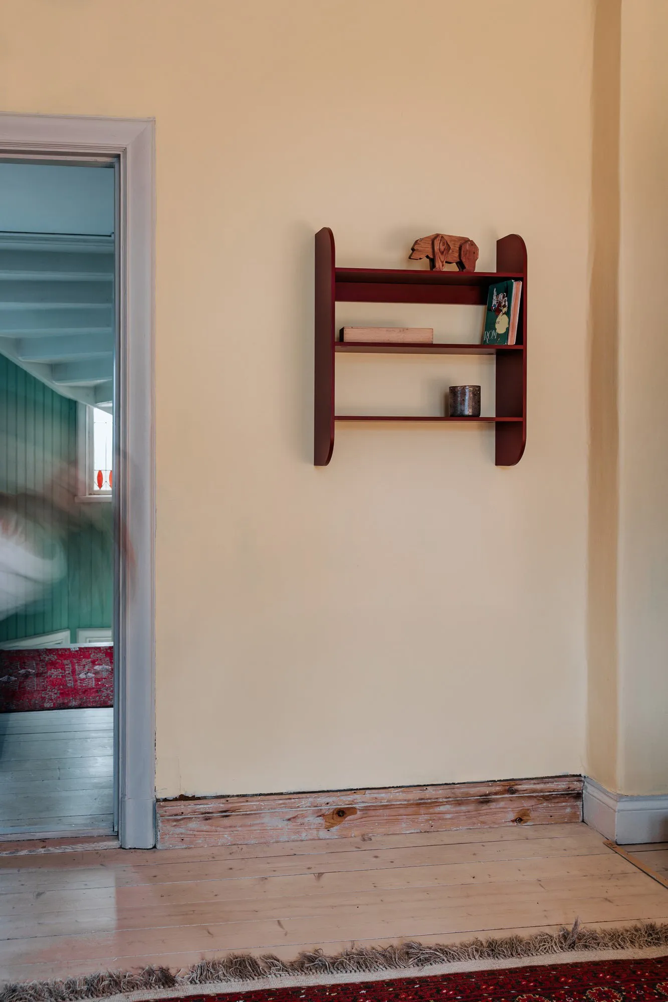 Strapats ウォールシェルフ 62x73,6 cm, Burgundy TÔNN furniture