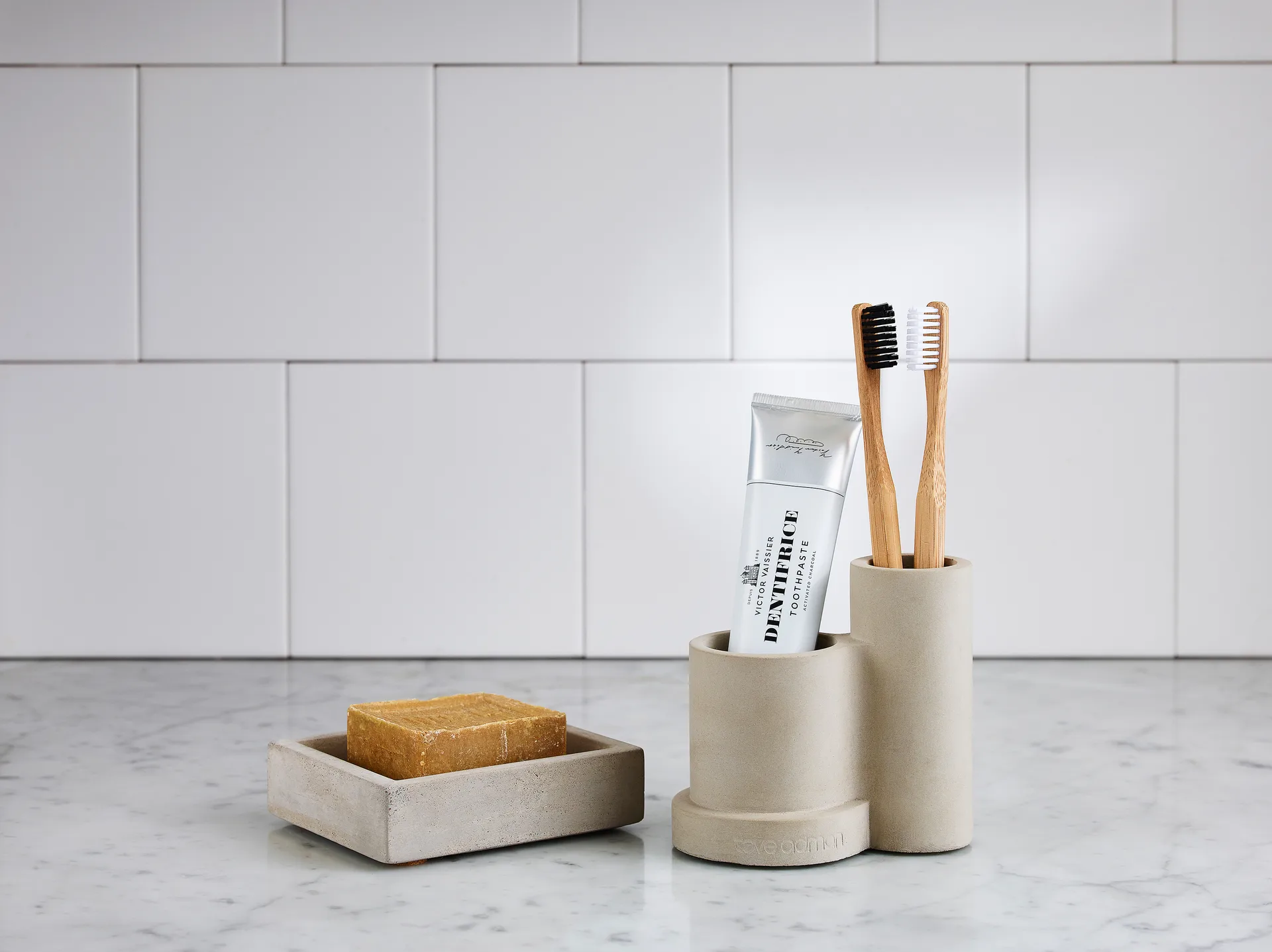 Smile 歯ブラシホルダー 7.5x11 cm, grey Tove Adman | トーブ アドマン