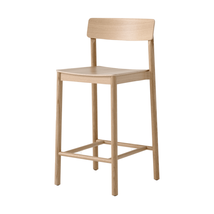 Betty TK13 カウンターチェア 65 cm - Lacquered solid oak - &Tradition | アンドトラディション
