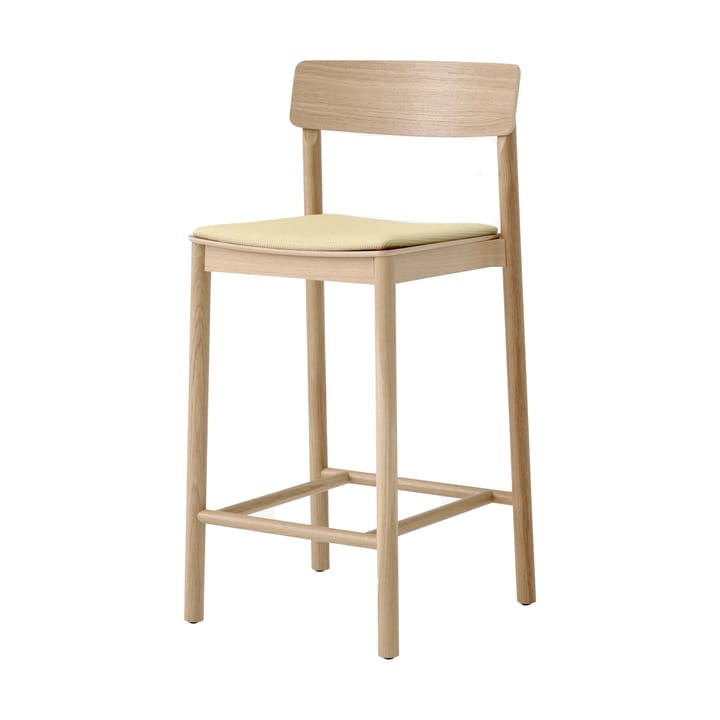 Betty TK14 カウンターチェア 65 cm - Fuse 0421-laquered solid oak - &Tradition | アンドトラディション