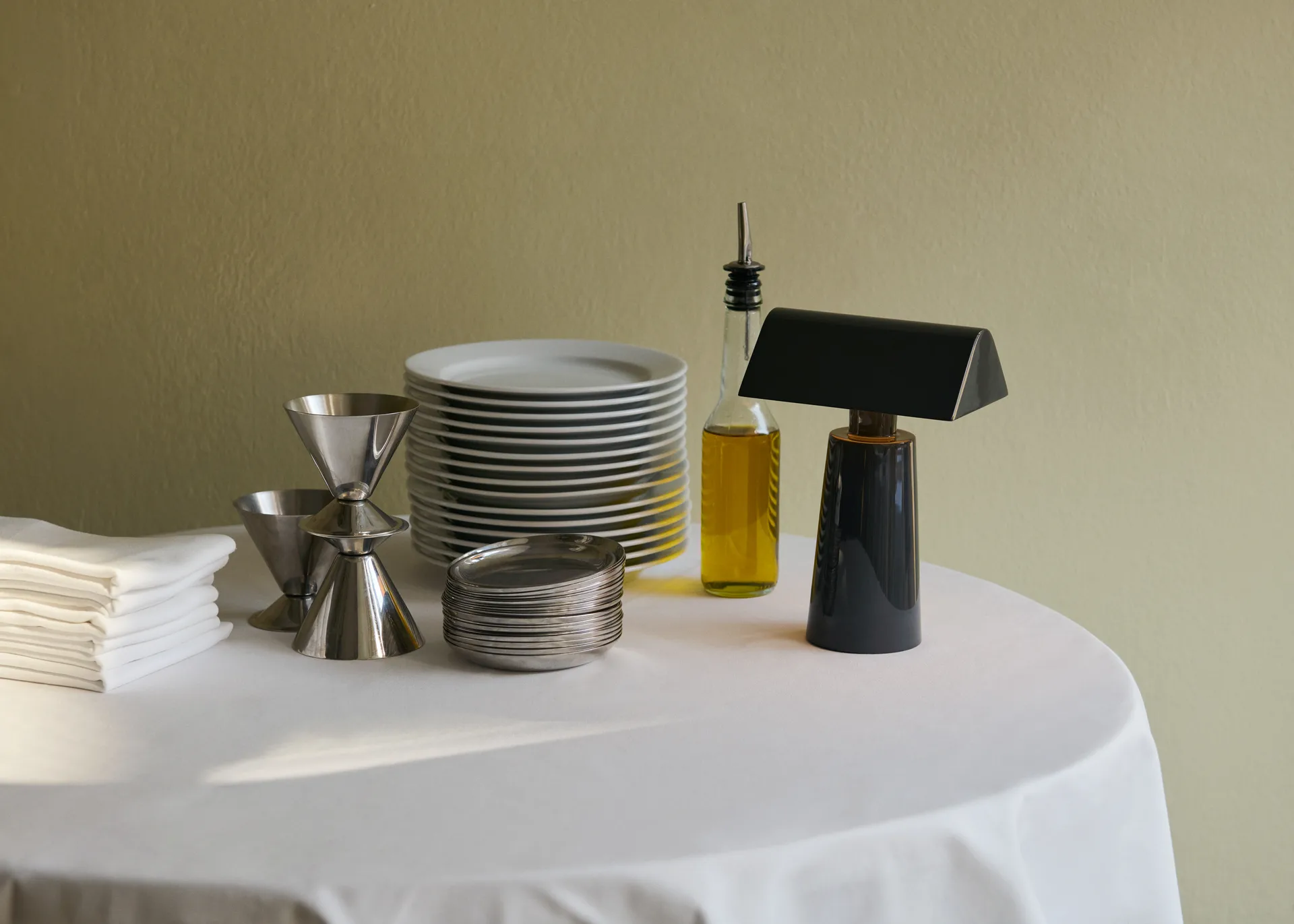 Caret MF1 ポータブルテーブルランプ, Anthracite &Tradition | アンドトラディション