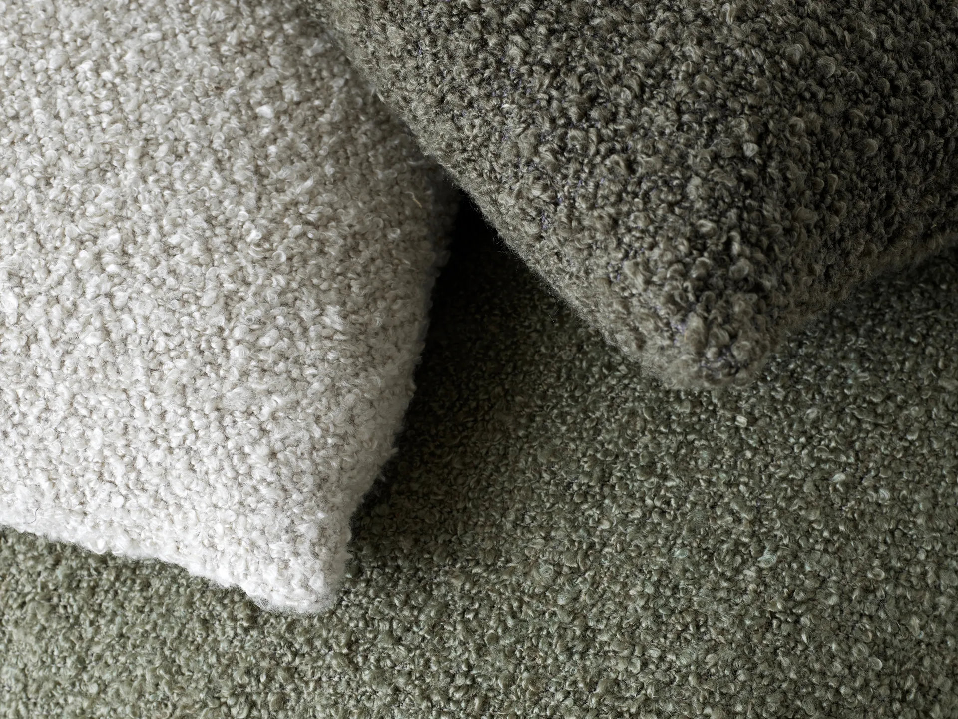 Collect クッション SC28 Soft Boucle 50x50 cm, Moss &Tradition | アンドトラディション