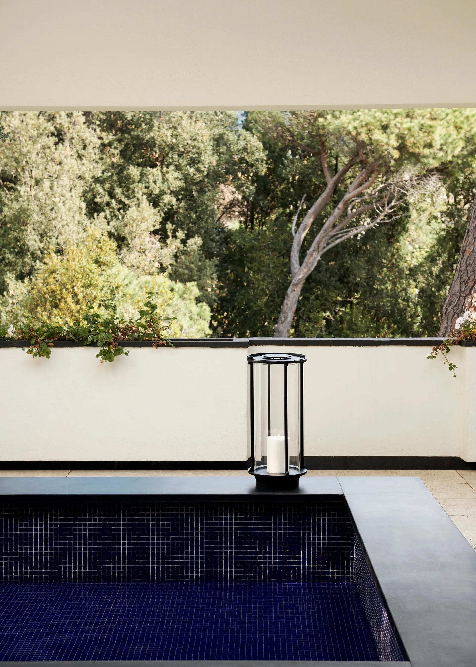 Collect SC83 Storm ランタン 56 cm, Black &Tradition | アンドトラディション