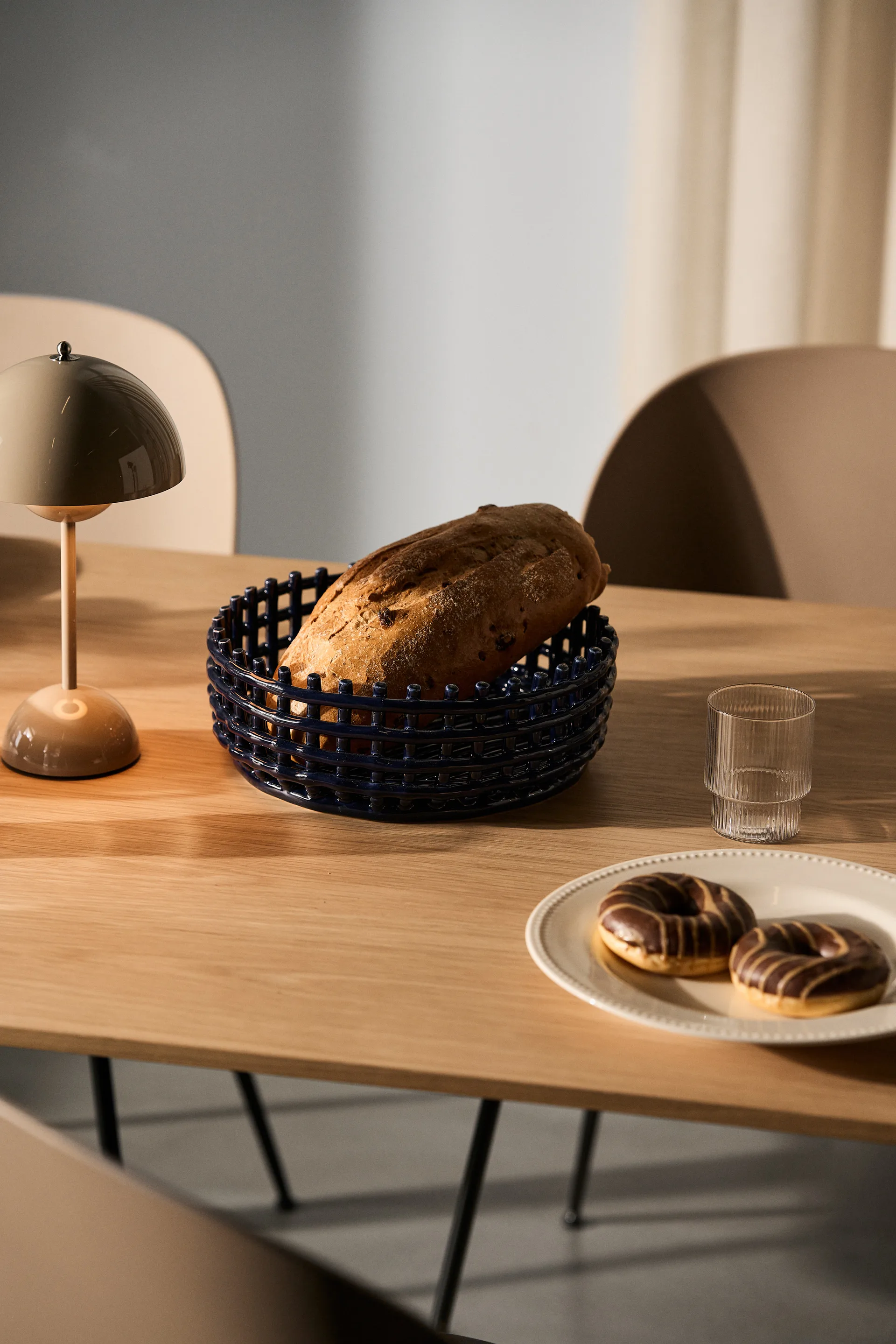 Flowerpot / フラワーポット ポータブルテーブルランプ VP9, grey beige &Tradition | アンドトラディション