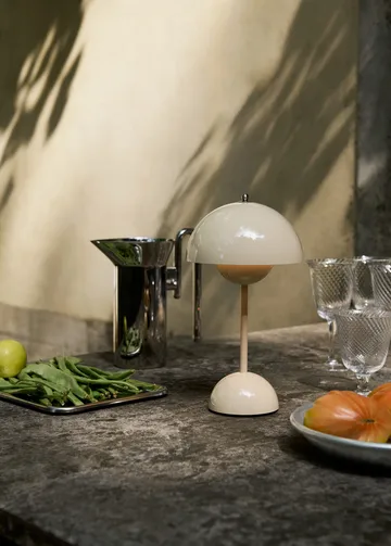 Flowerpot / フラワーポット ポータブルテーブルランプ VP9 - Ivory - &Tradition | アンドトラディション