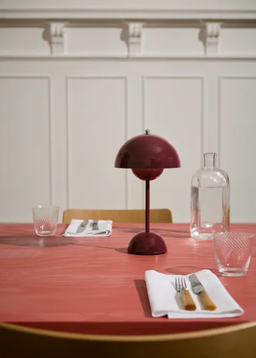 Flowerpot / フラワーポット ポータブルテーブルランプ VP9 - Vermilion red - &Tradition | アンドトラディション