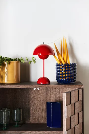 Flowerpot / フラワーポット ポータブルテーブルランプ VP9 - Vermilion red - &Tradition | アンドトラディション