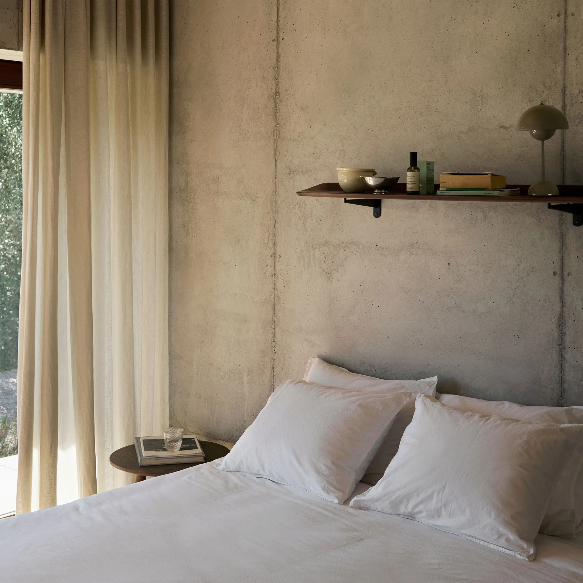 Guild HM15 シェルフ 120 cm, Solid lacquered walnut &Tradition | アンドトラディション