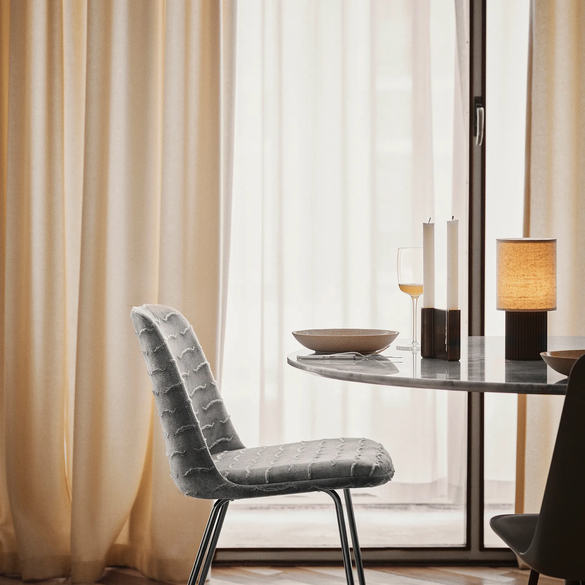 Manhattan ポータブル テーブルランプ SC52, bronzed brass &Tradition | アンドトラディション