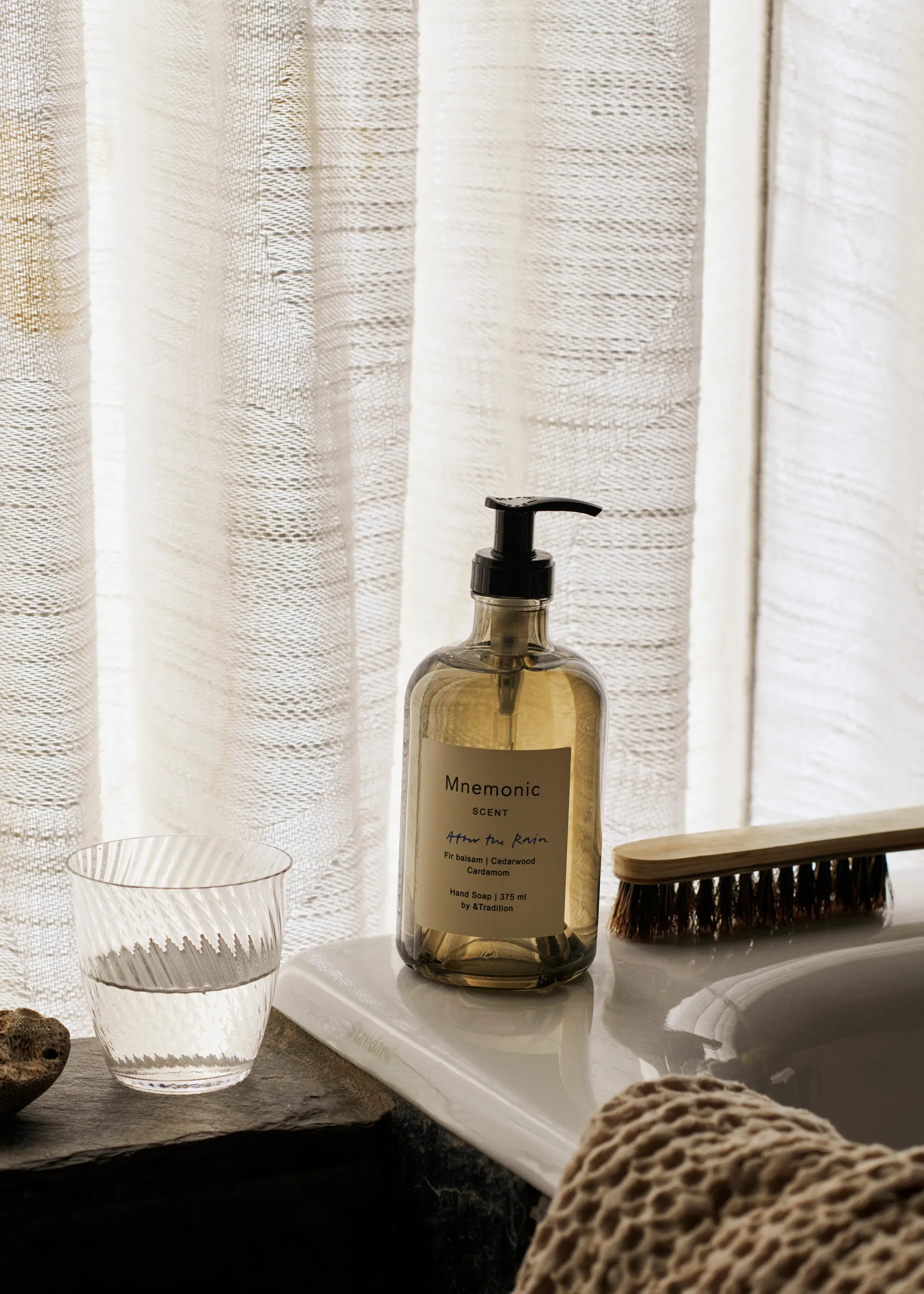 Mnemonic MNC1 ハンドソープ 375 ml, After the rain &Tradition | アンドトラディション