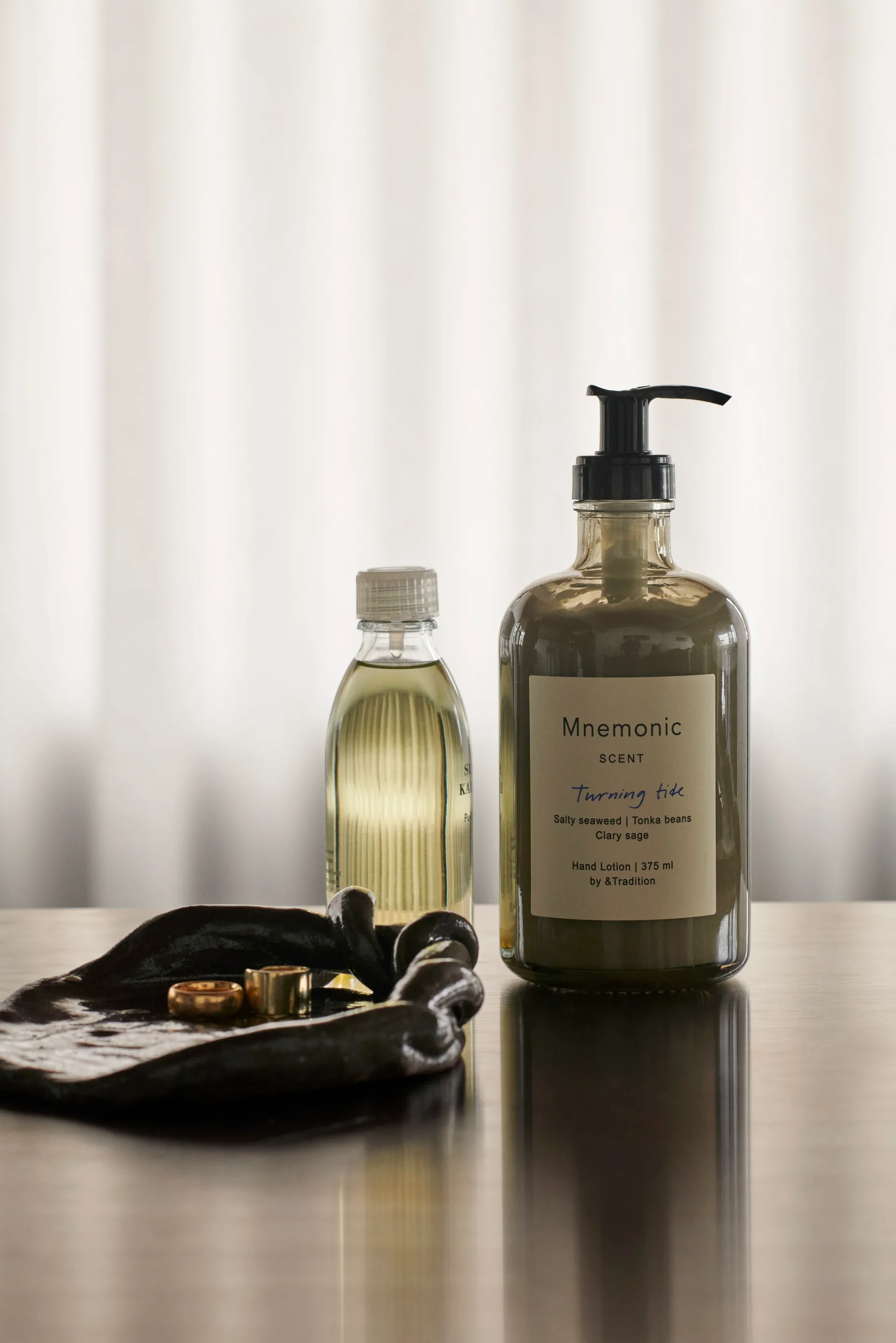 Mnemonic MNC2 ハンドローション 375 ml, Turning tide &Tradition | アンドトラディション