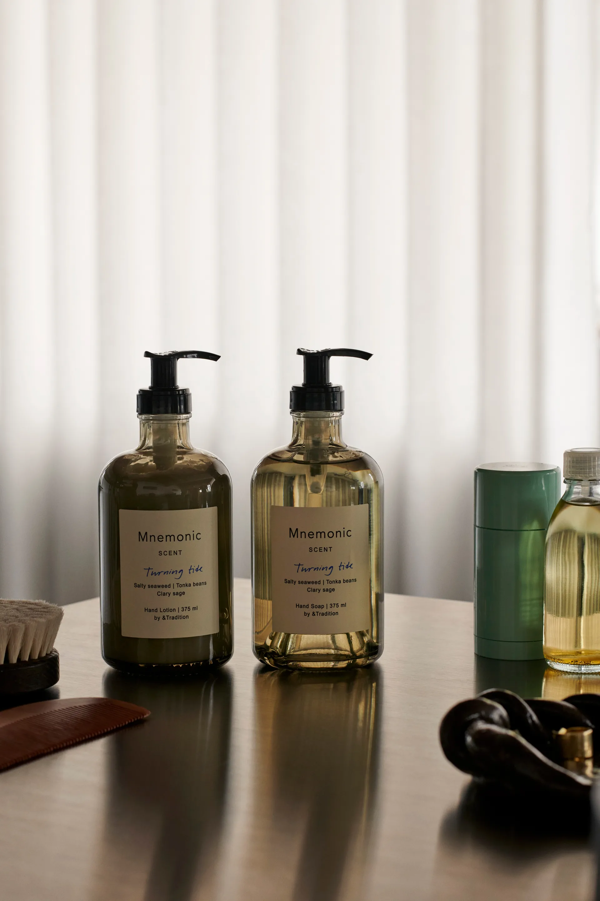 Mnemonic MNC2 ハンドローション 375 ml, Turning tide &Tradition | アンドトラディション