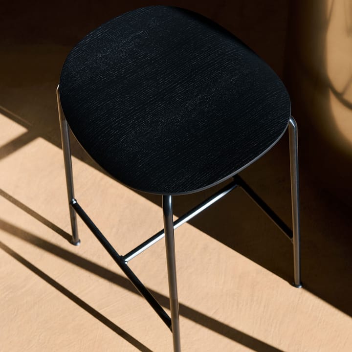 Pavilion AV37 カウンタースツール 68 cm, Black-black lacquered oak &Tradition | アンドトラディション
