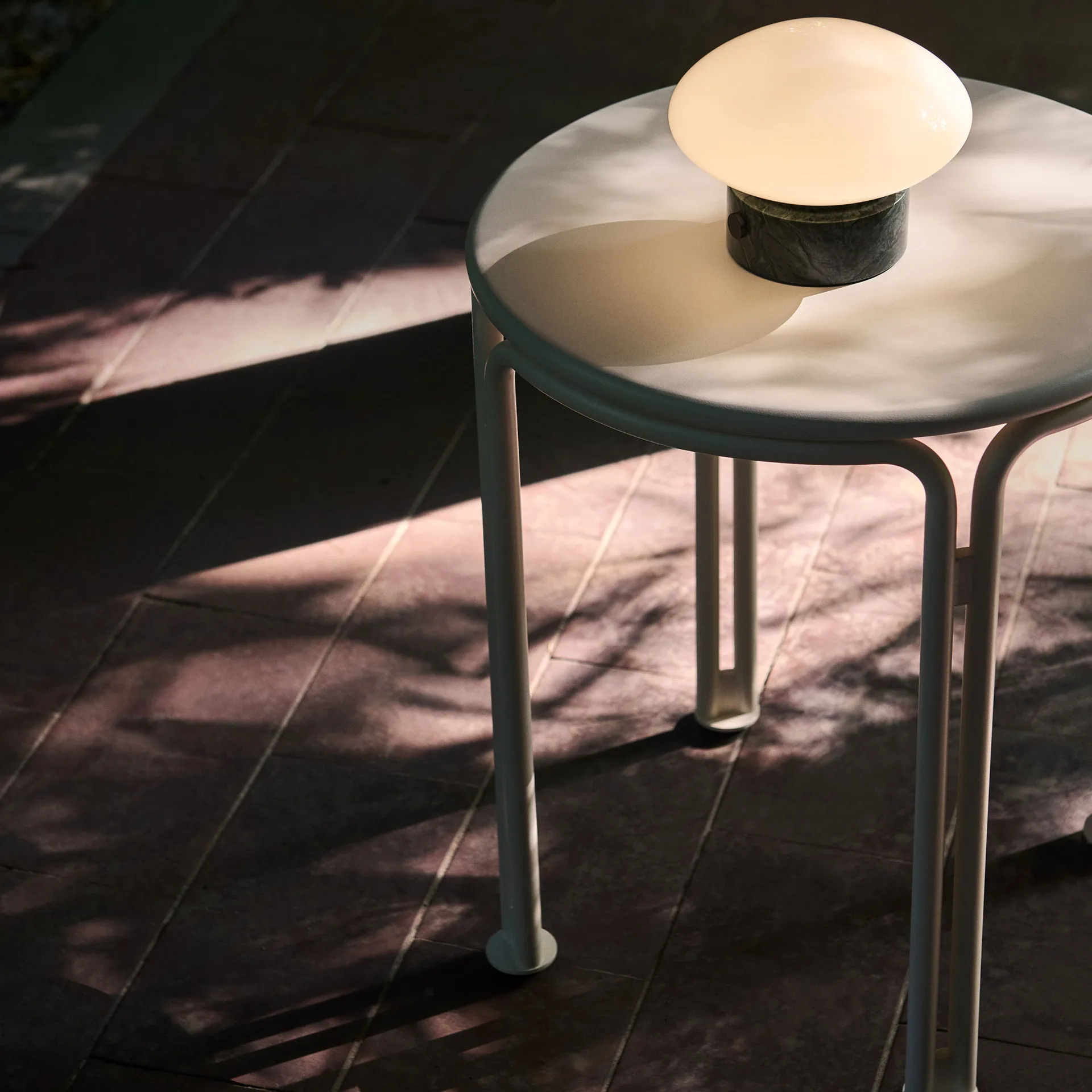 Thorvald SC102 サイドテーブル, Ivory &Tradition | アンドトラディション