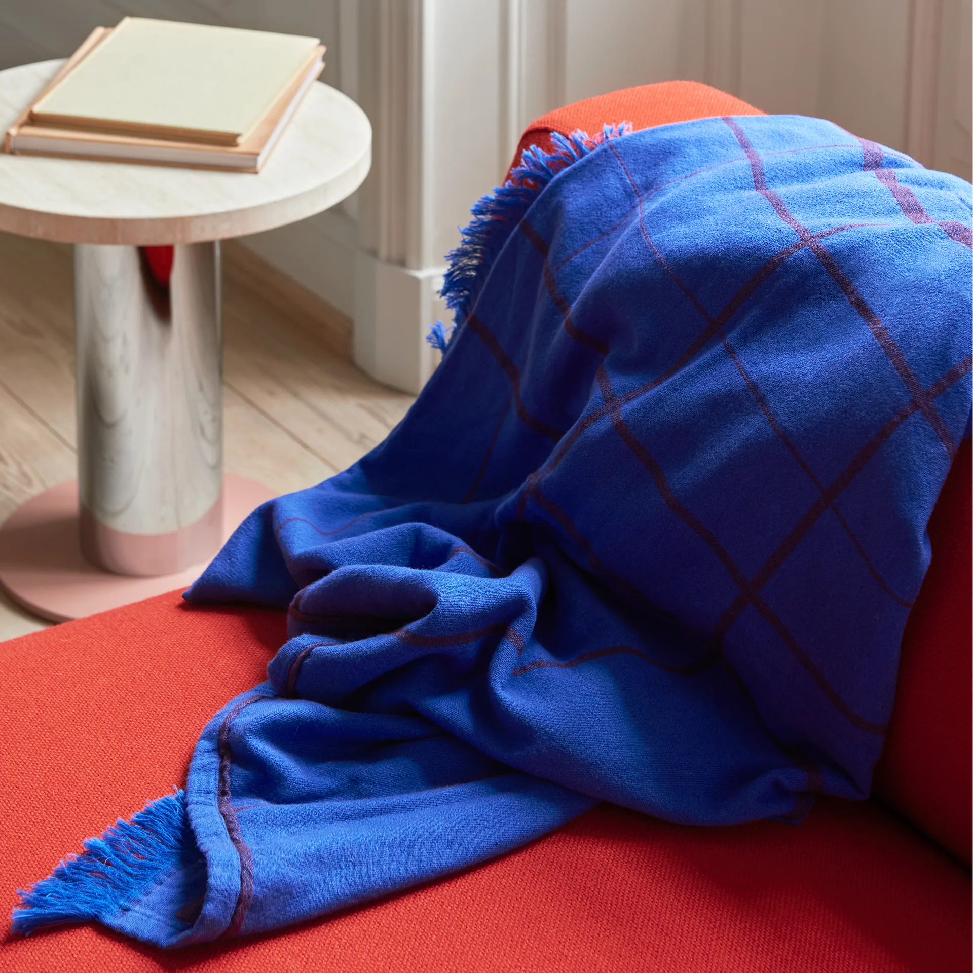 Untitled AP10 スロー 150x210 cm, Electric Blue &Tradition | アンドトラディション