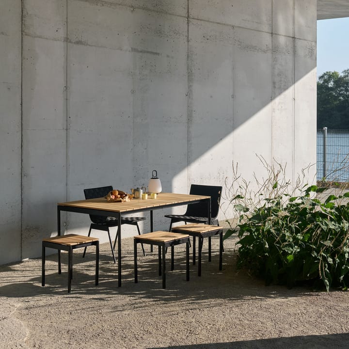 Ville Outdoor AV47 スツール, Warm black &Tradition | アンドトラディション