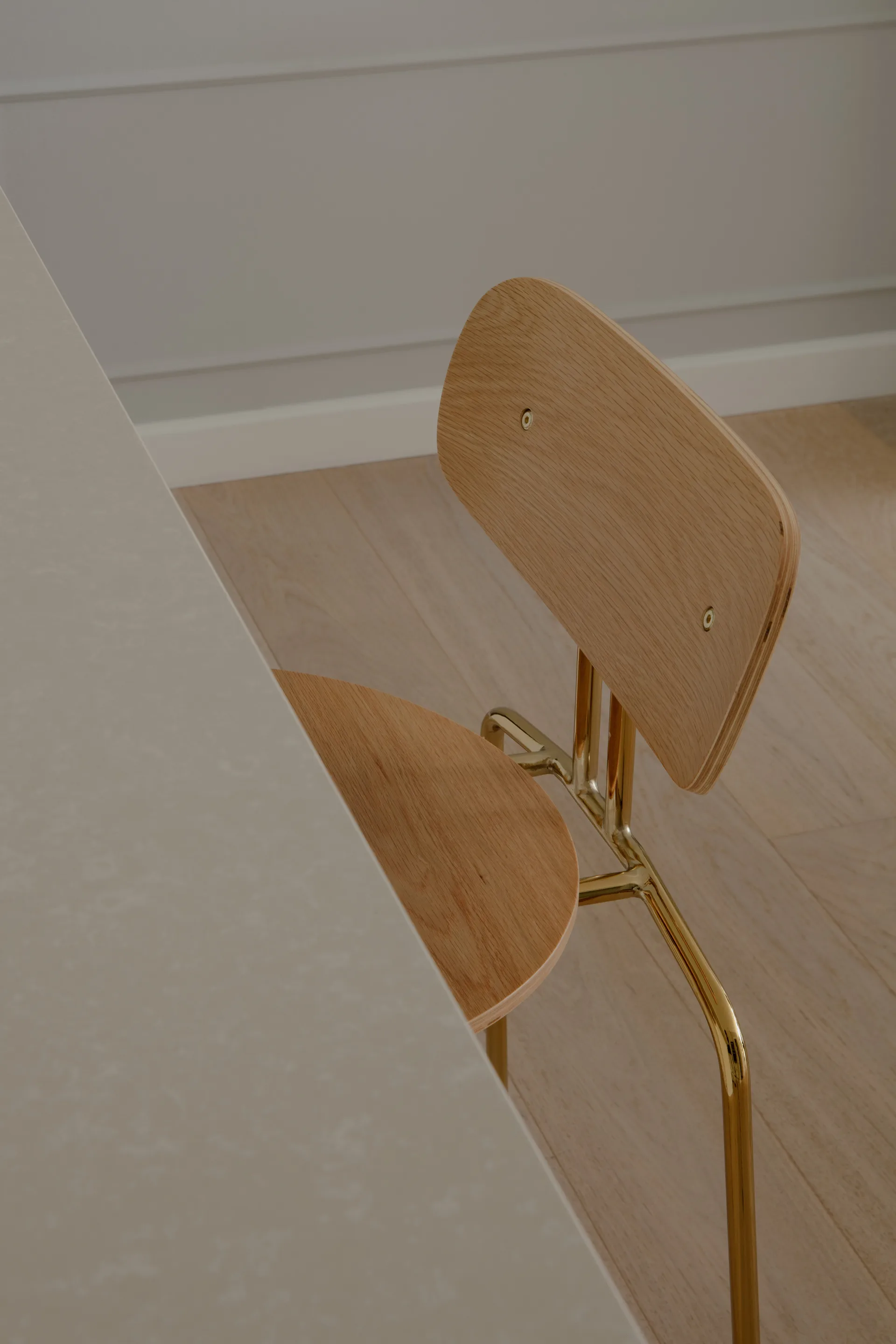 Curious バースツール 75 cm, Oak-brass Umage | ウメイ