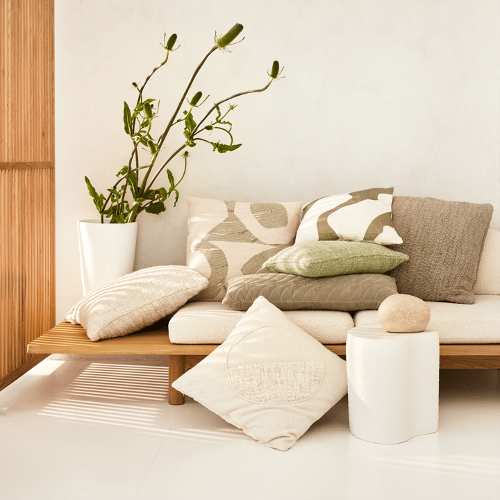 Aeolus クッション 50x50 cm, Off white URBAN NATURE CULTURE | アーバン ネイチャー カルチャー