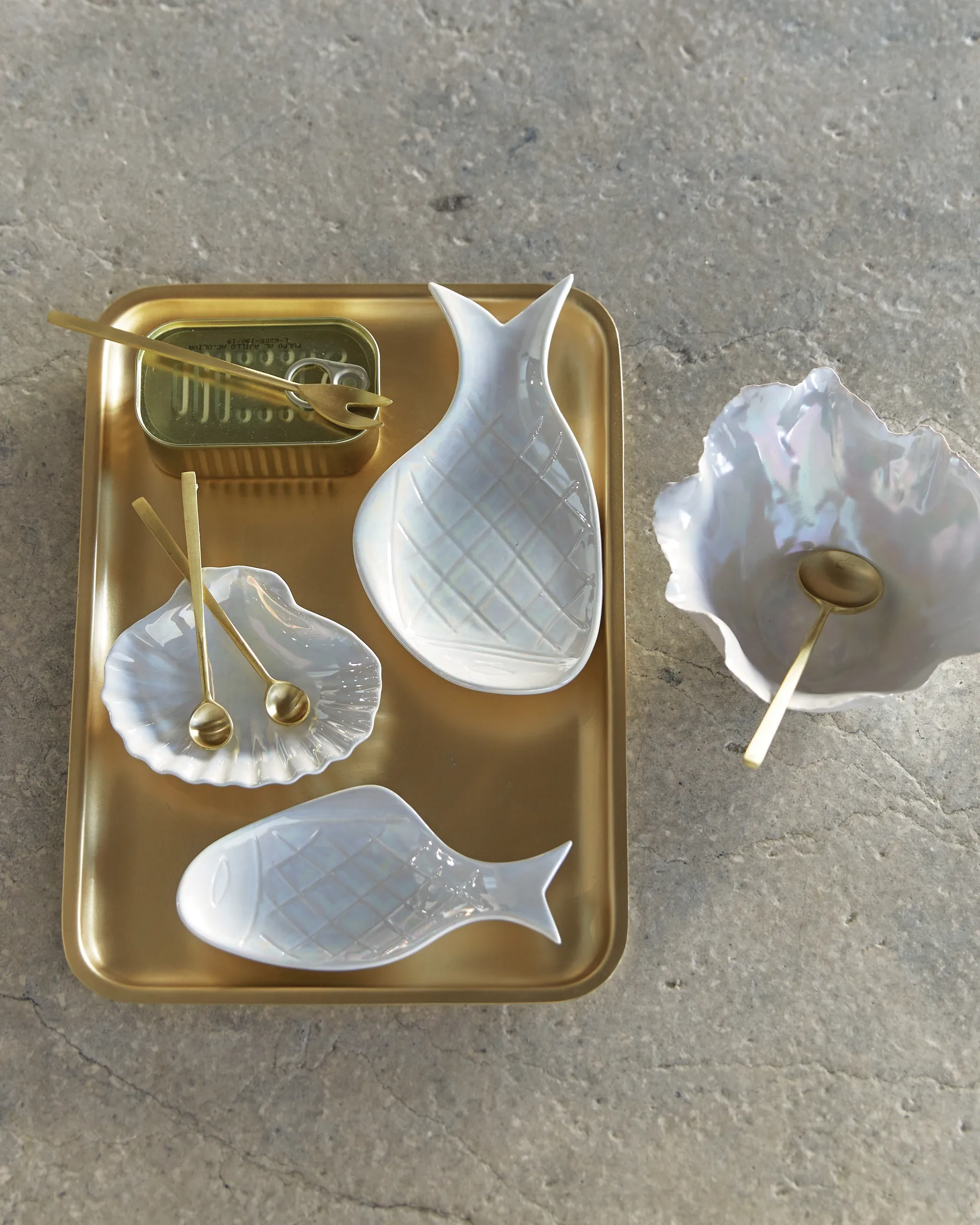 Fish ボウル 20 cm, Mother of pearl URBAN NATURE CULTURE | アーバン ネイチャー カルチャー