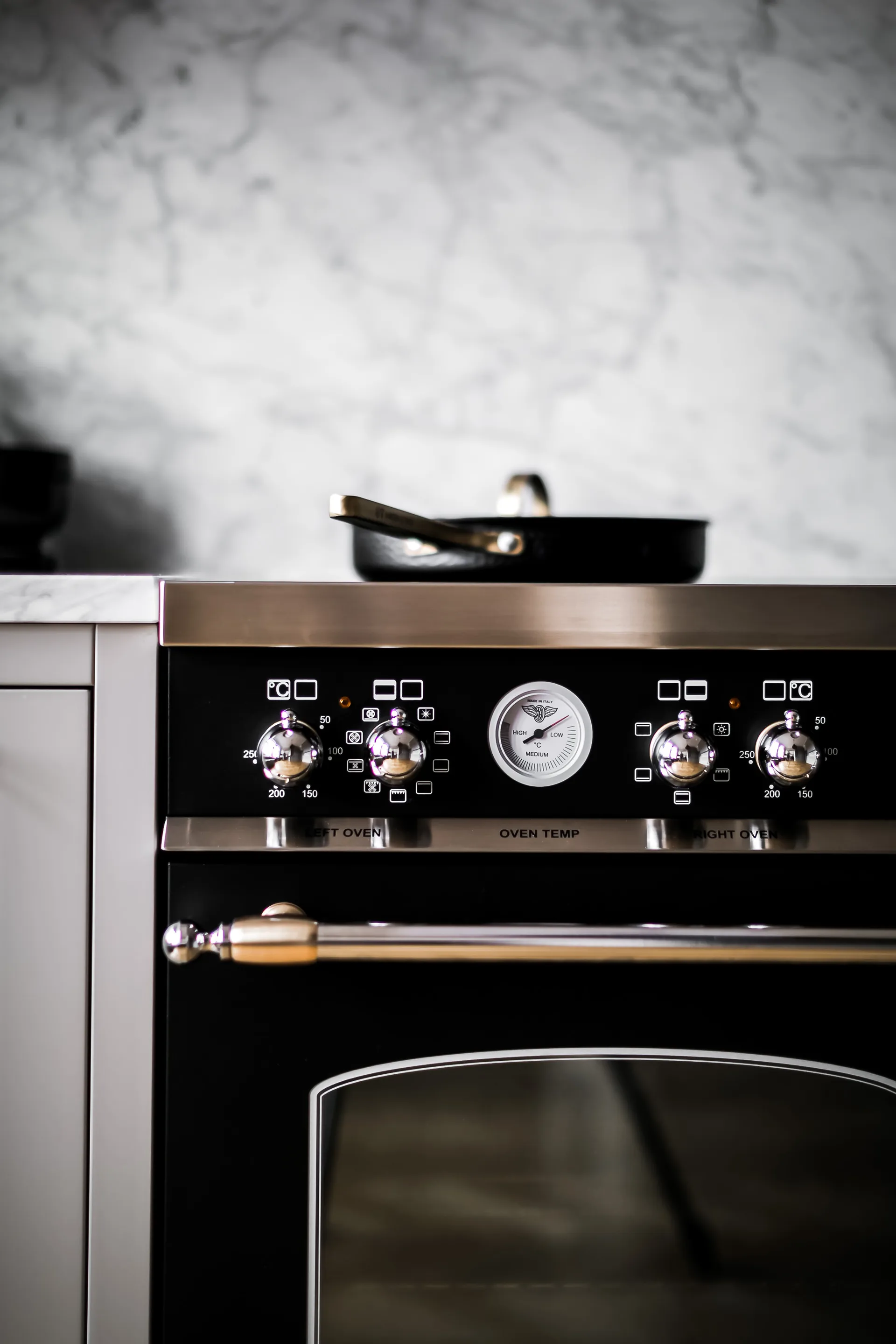 Arvet ハンマード ブラックソースパン & 蓋, Modell X2. Ø28 cm Vargen & Thor