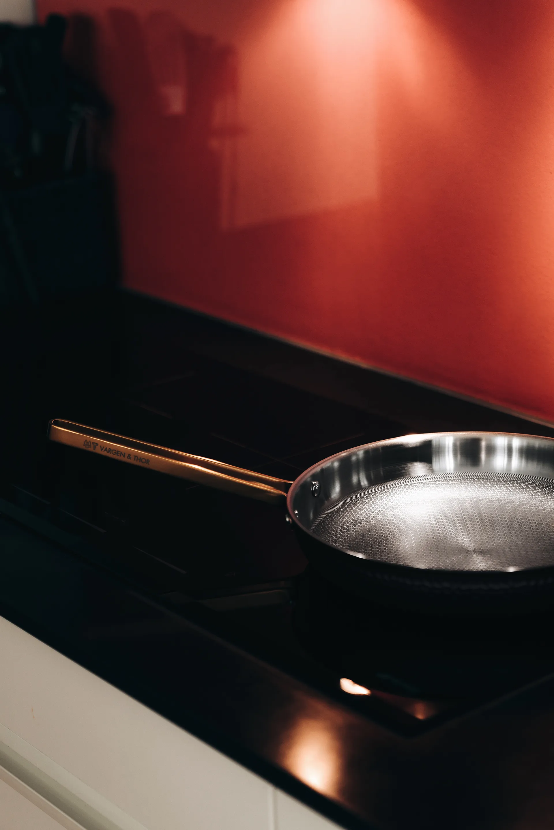 Arvet ハンマード ブラックフライパン, Modell Xb. Ø28 cm Vargen & Thor