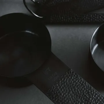 Frost 計量スプーンセット - Black, 7 pieces - Vargen & Thor