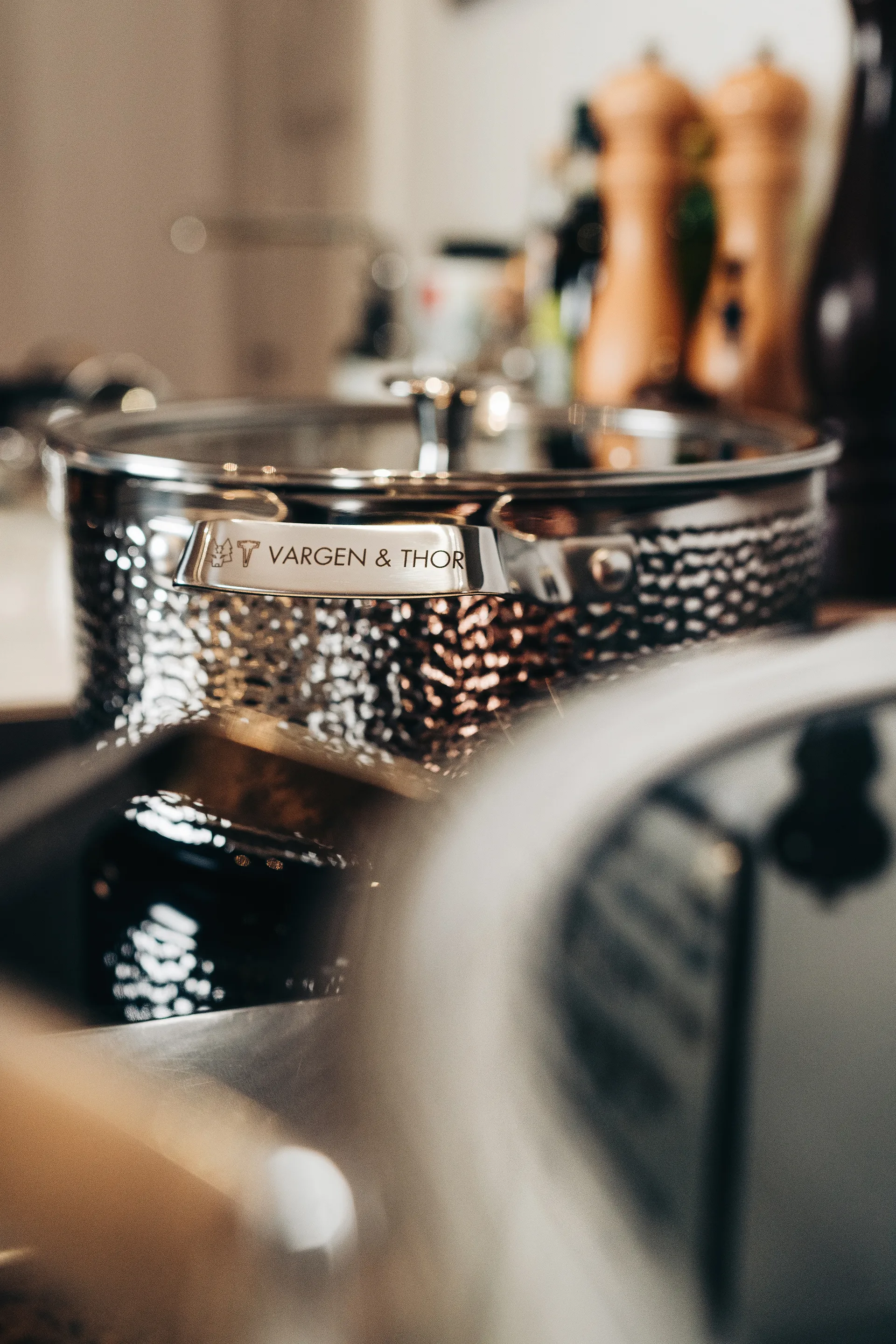 Kroma hammered クロームプレート キャセロール & 蓋, Pixel. 4 L Vargen & Thor