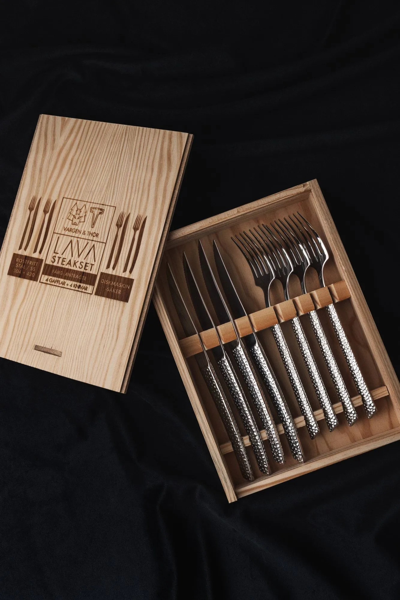 Lava カトラリーセット, Polished steel, 8 pieces Vargen & Thor