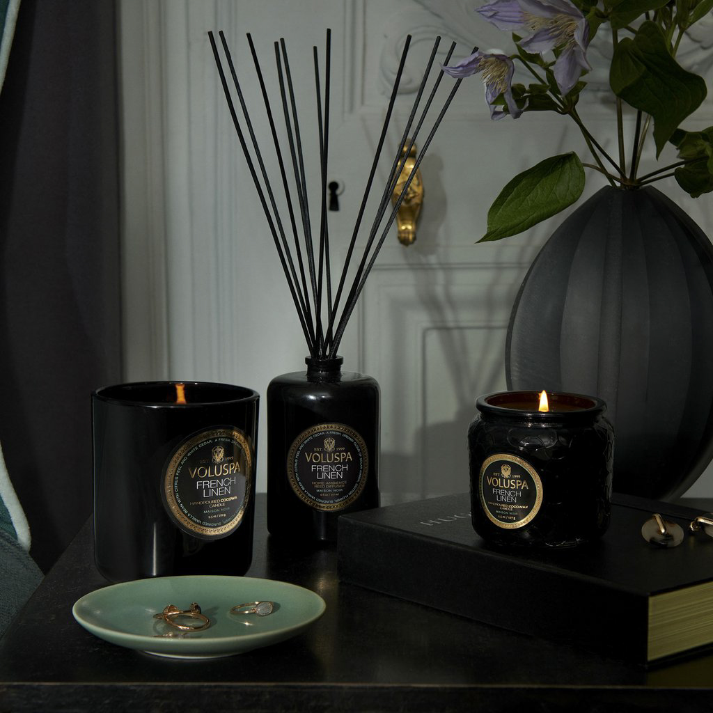 Voluspa | ボルスパ からのClassic Maison Noir アロマ