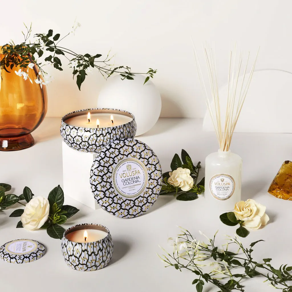 Maison Blanc Mini Tin アロマキャンドル 25時間, Gardenia Colonia Voluspa | ボルスパ