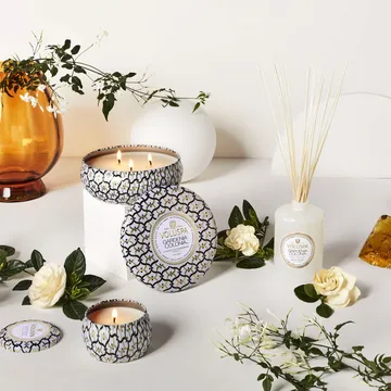 Maison Blanc Mini Tin アロマキャンドル 25時間 - Gardenia Colonia - Voluspa | ボルスパ