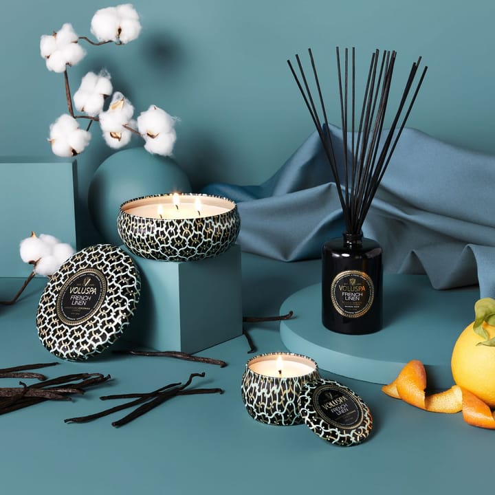 Maison Noir 3-wick Tin アロマキャンドル 40時間, French Linen Voluspa | ボルスパ