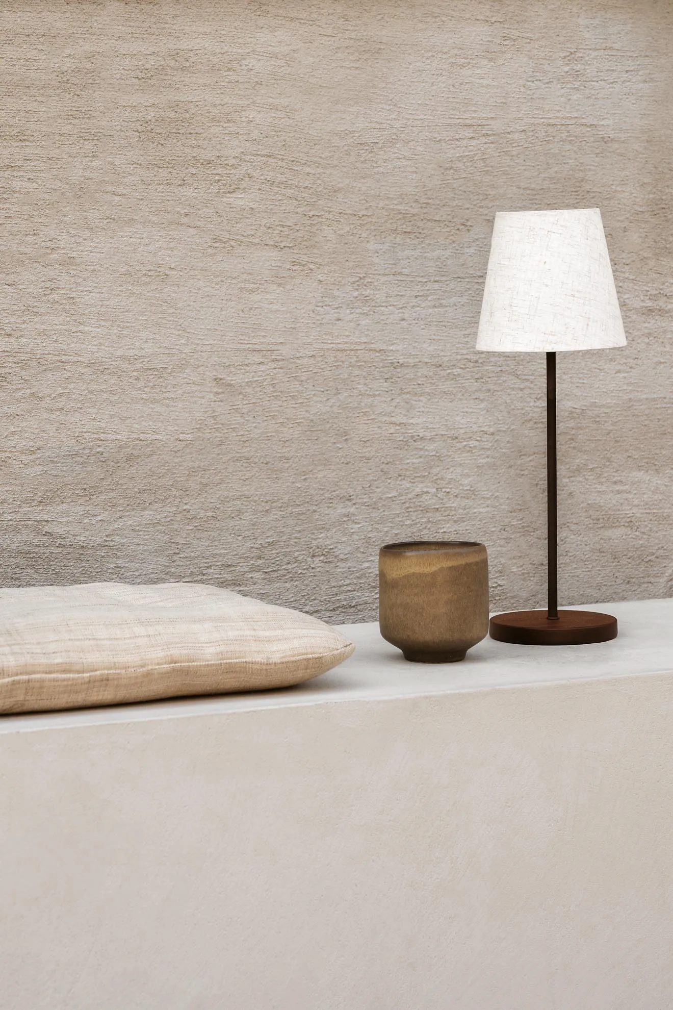 Tyra ポータブルテーブルランプ Ø14 cm, Coffee Watt & Veke | ワット & ヴェケ