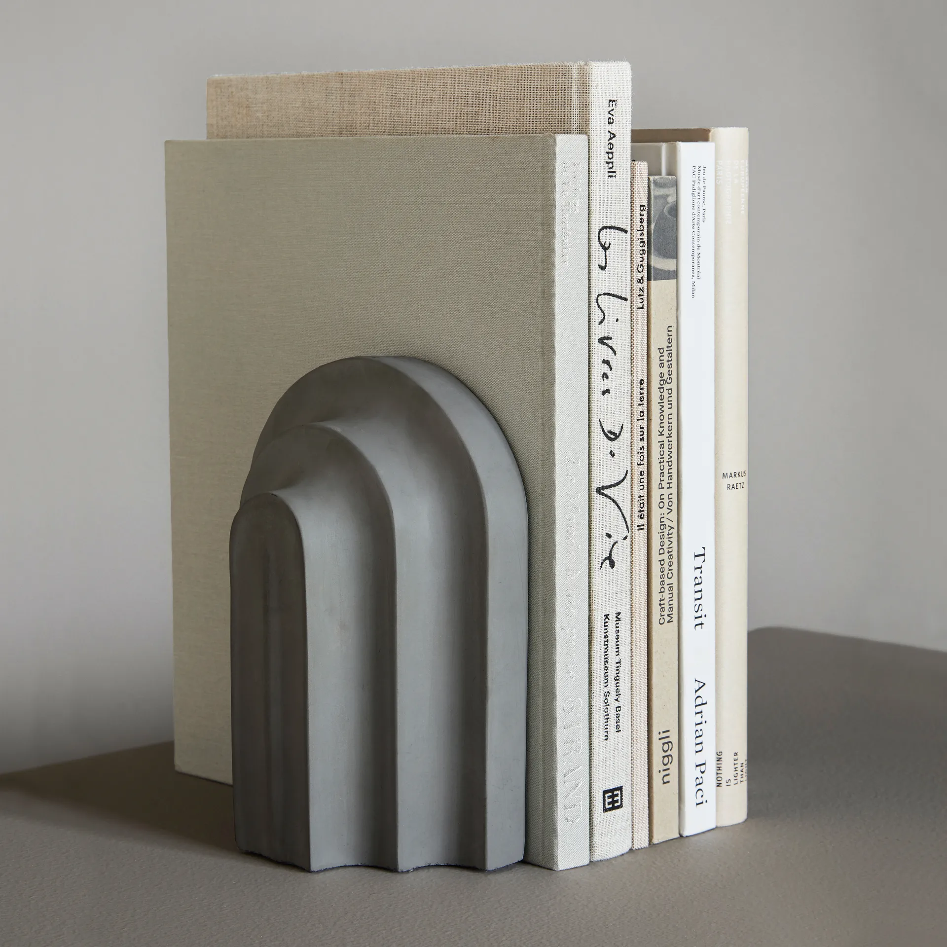 Arkiv ブックエンド, grey concrete Woud | ウッド