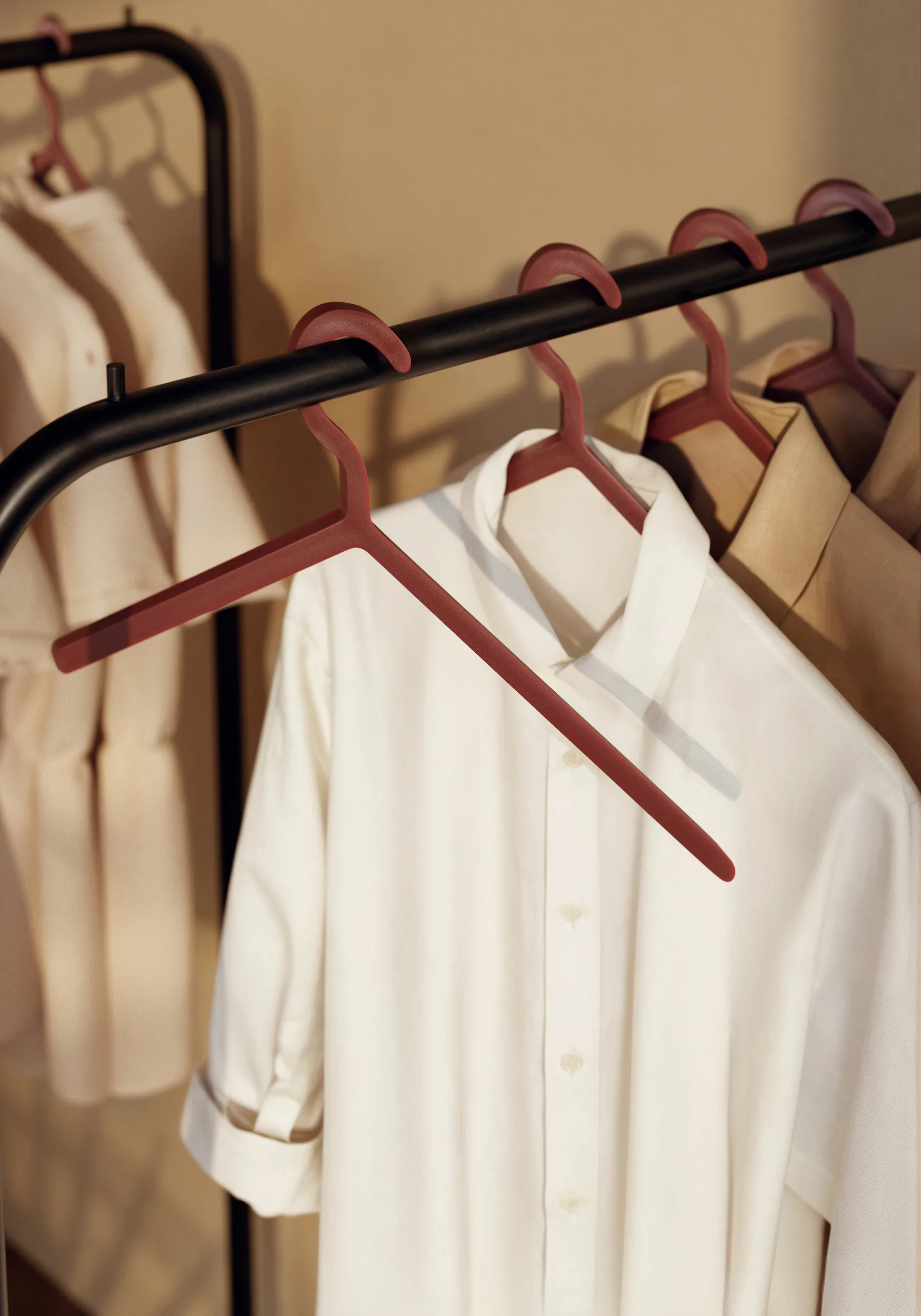 Illusion ハンガー, 3パック, Deep red Woud | ウッド