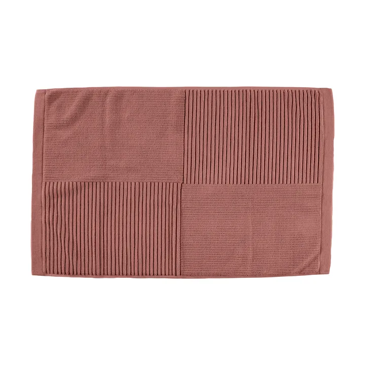 Classicバスマット 50x80 cm - Peach red - Zone Denmark | ゾーン デンマーク