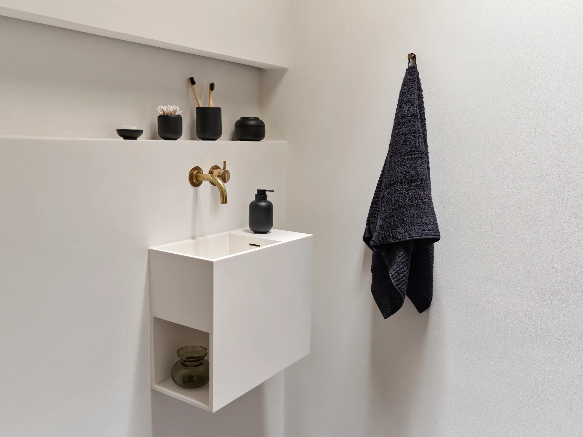 Sensu 蓋付きジャー Ø6.5x9 cm, Black Zone Denmark | ゾーン デンマーク