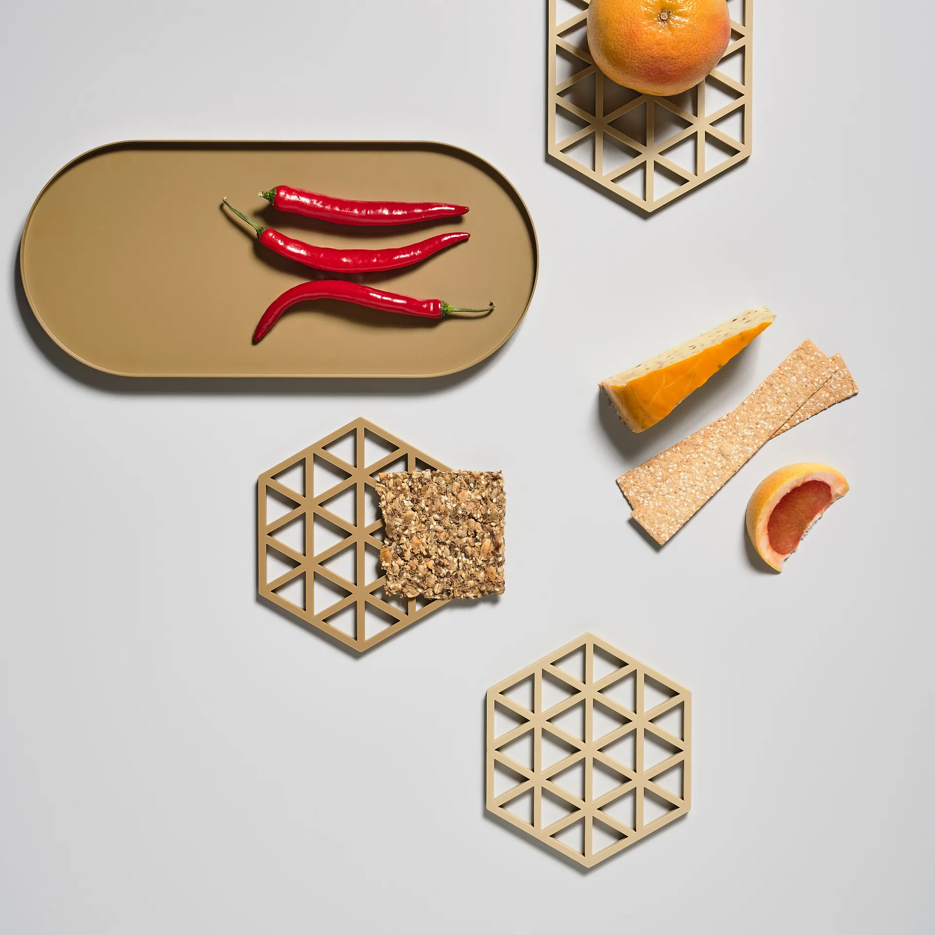 Triangles 鍋敷き 14x16 cm, warm sand Zone Denmark | ゾーン デンマーク