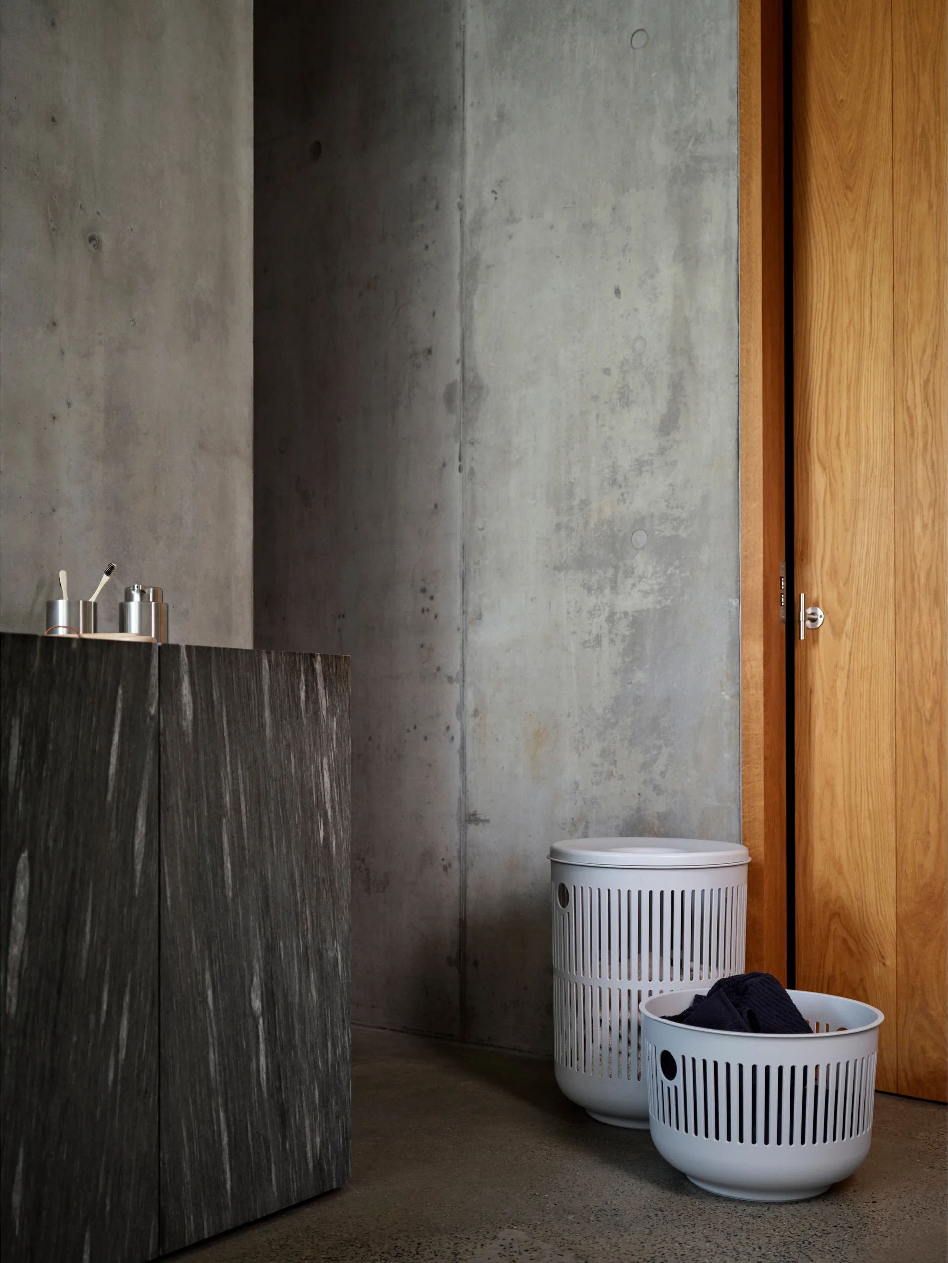 Ume ランドリーバスケット Ø40x29 cm, Soft Grey Zone Denmark | ゾーン デンマーク