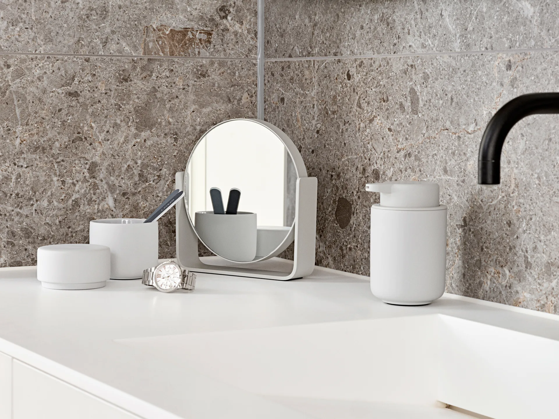 Ume テーブルミラー 5倍拡大鏡 19x19.5 cm, Soft grey Zone Denmark | ゾーン デンマーク