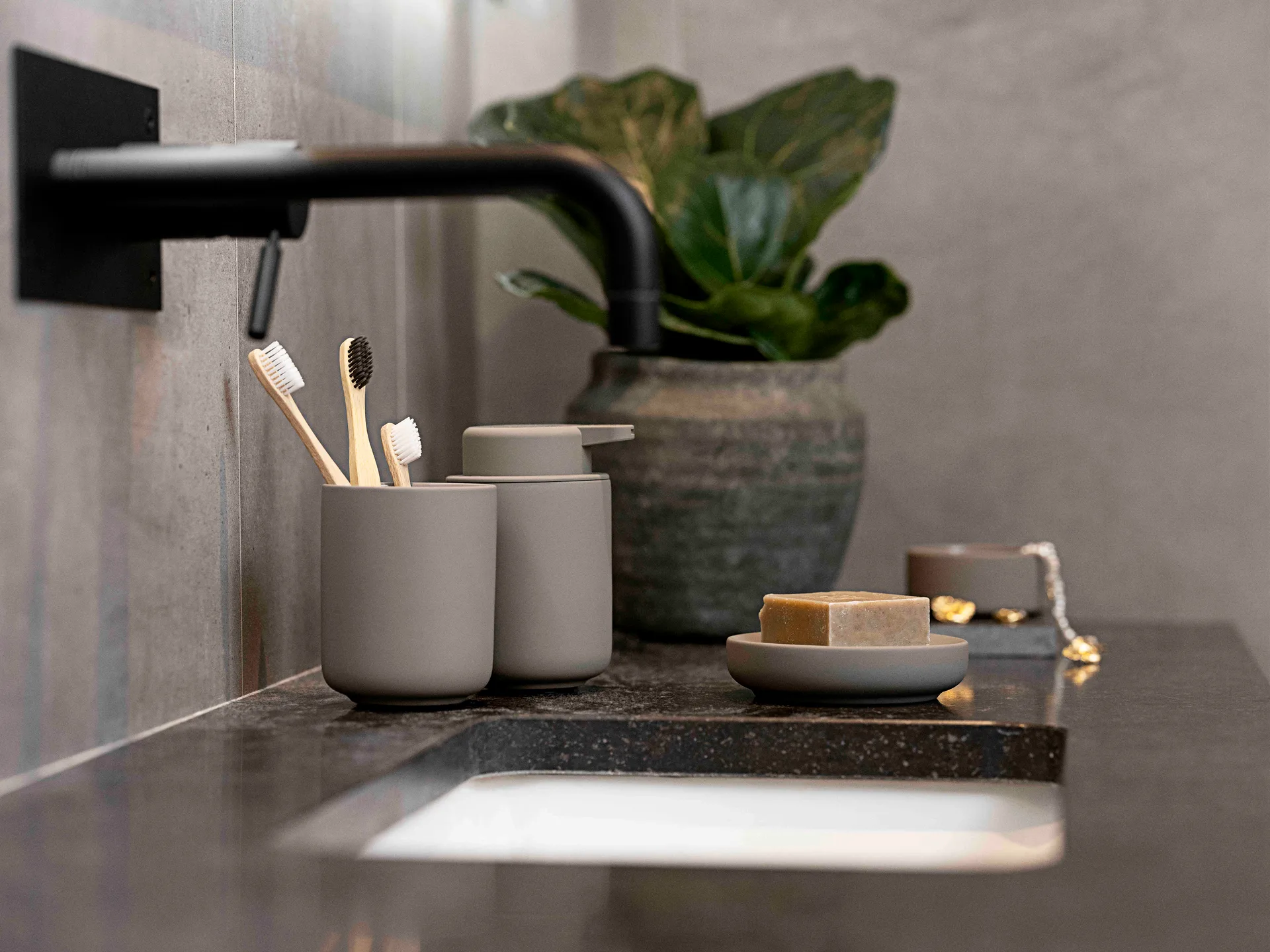 Ume 歯ブラシホルダー, Taupe Zone Denmark | ゾーン デンマーク