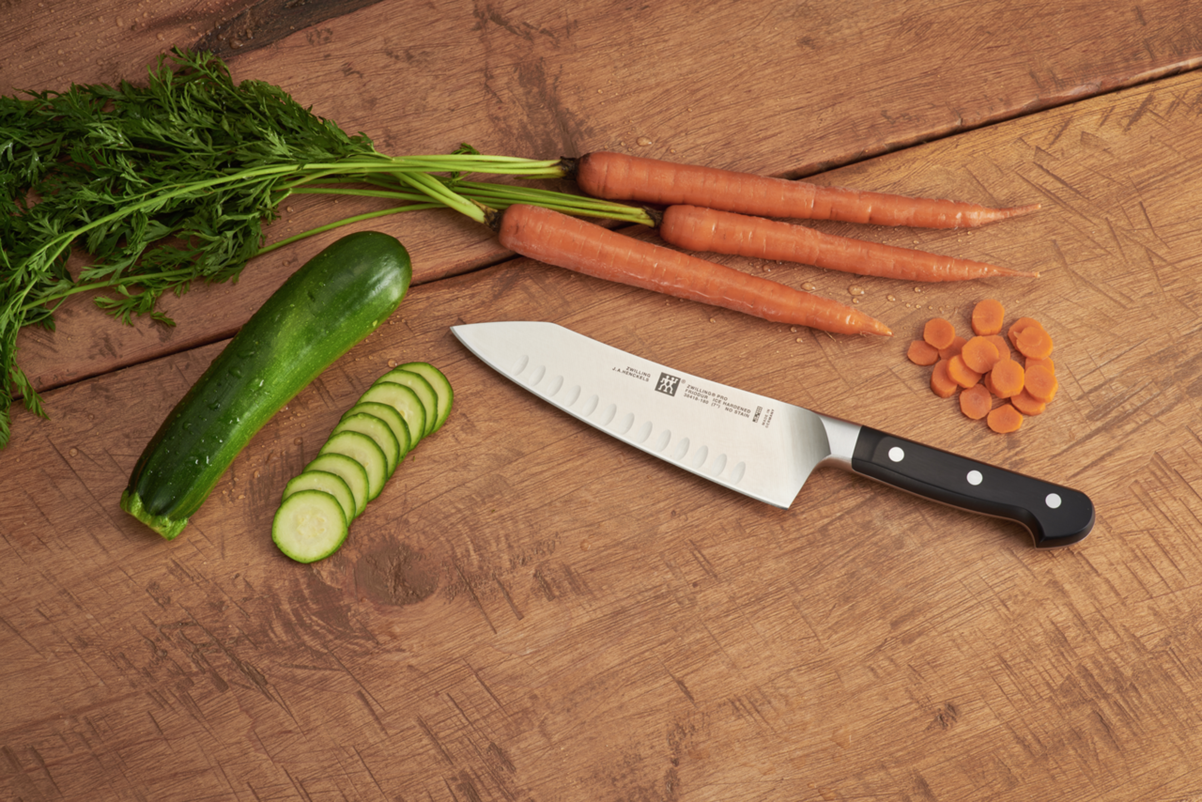 Zwilling | ツヴィリング からのZwilling Pro rocking santoku